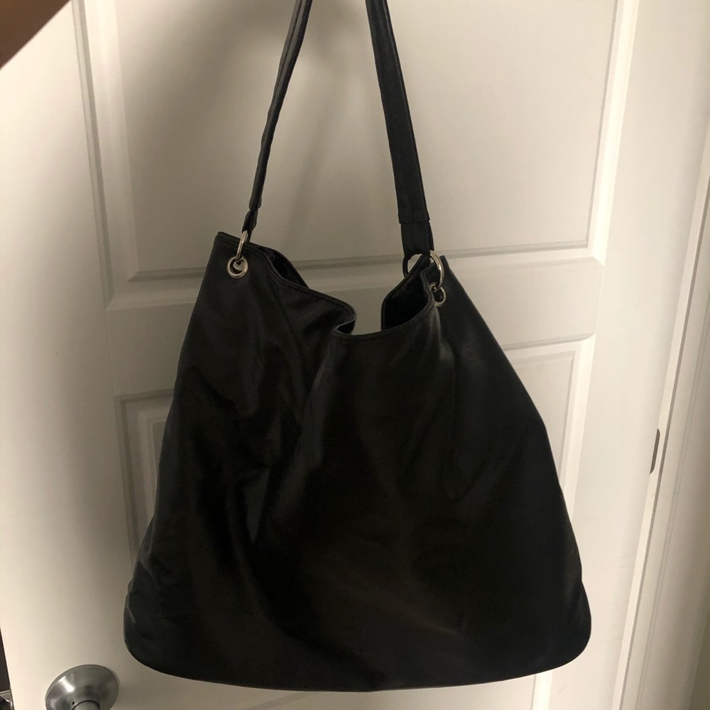 Black tote shoulder bag
